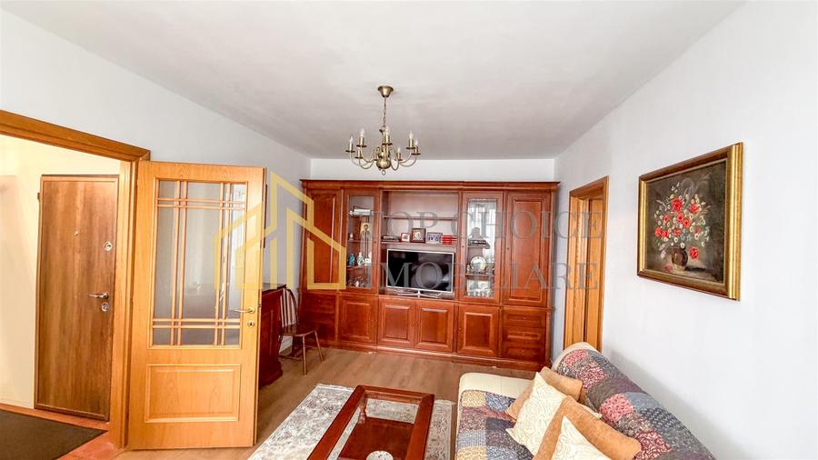 Apartament cu 2 camere semidecomandat, mobilat în 1 Mai