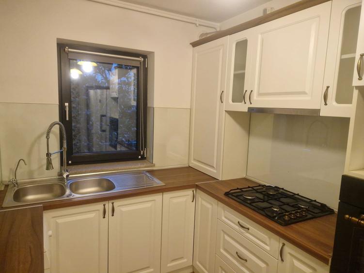 Apartament cu 2 camere decomandat în Între Lacuri