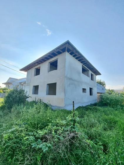 Casă cu 4 camere în Tecuci