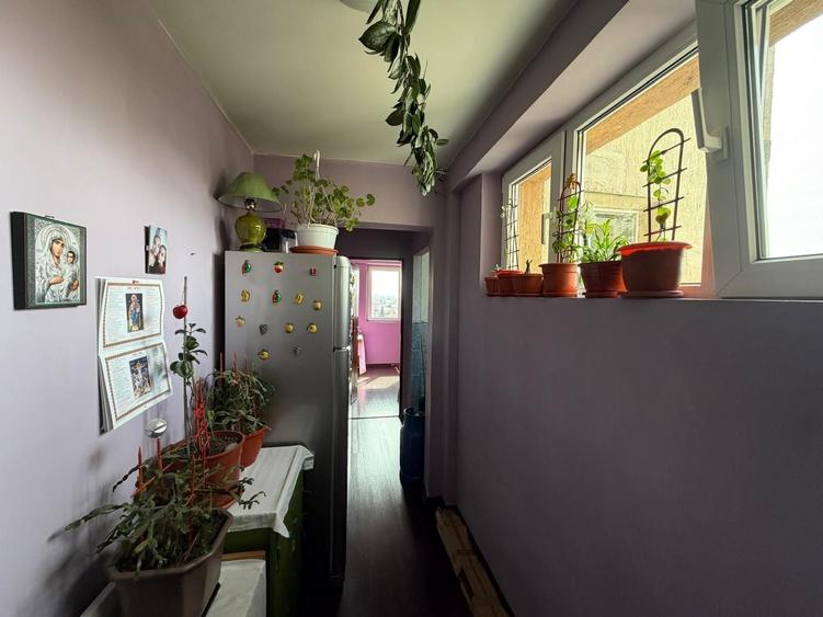 Apartament cu 2 camere semidecomandat în Străulești