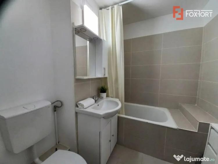 Apartament cu 4 camere decomandat în Lipovei