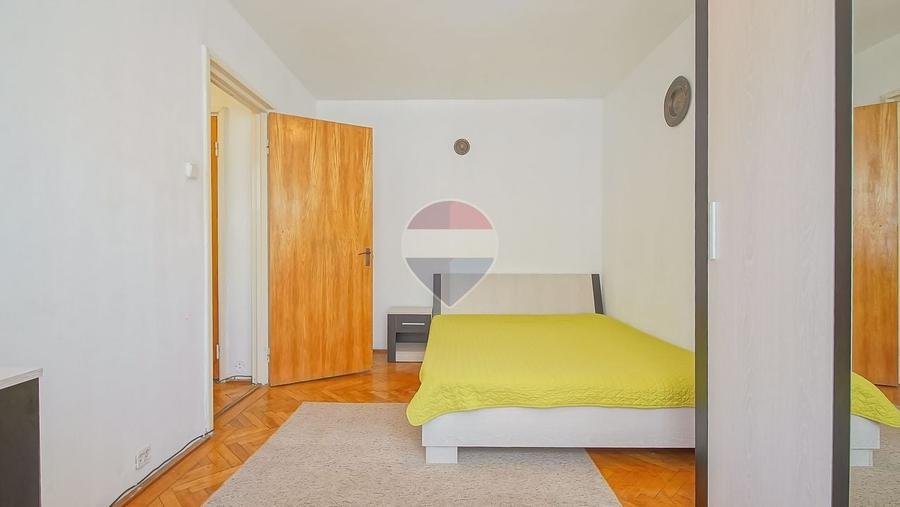 Apartament cu 2 camere semidecomandat în Centrul Civic