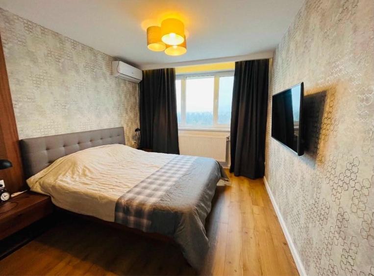 Apartament cu 3 camere decomandat în Dristor