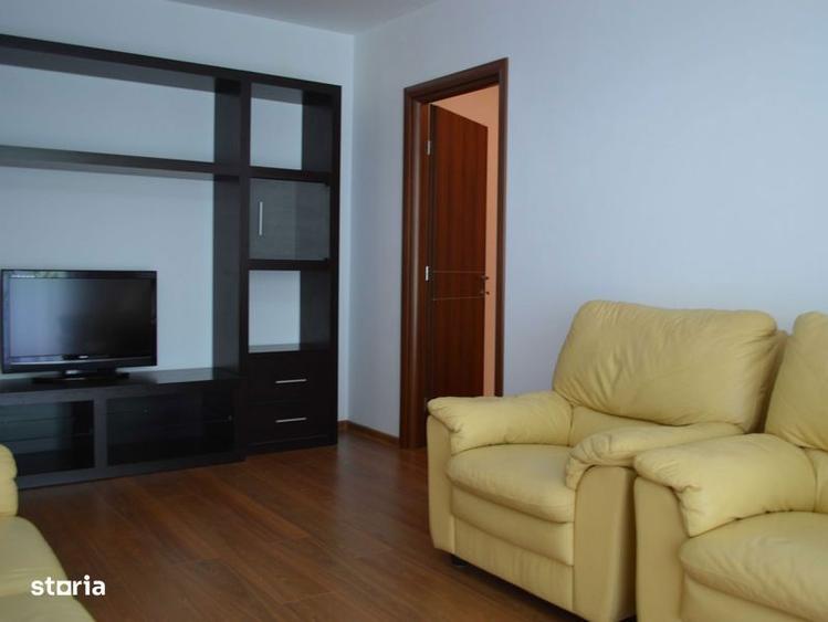 Apartament cu 3 camere semidecomandat în Titan