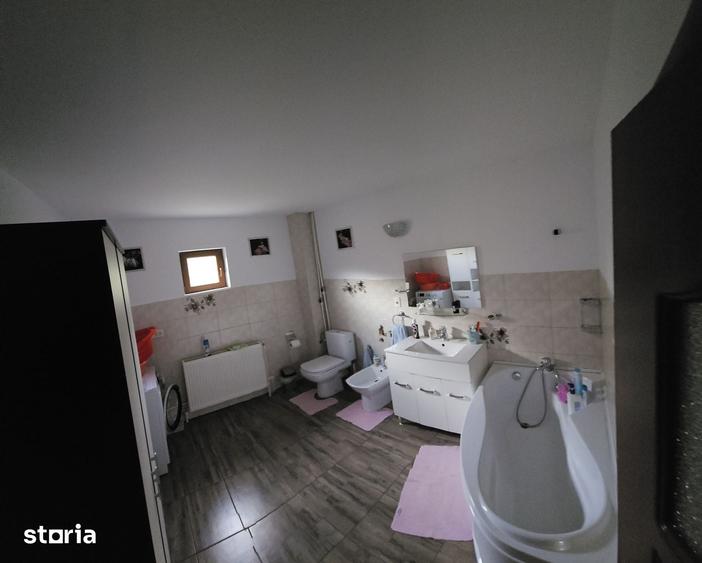 Casă cu 4 camere cu Teren 750 Mp în Șendreni