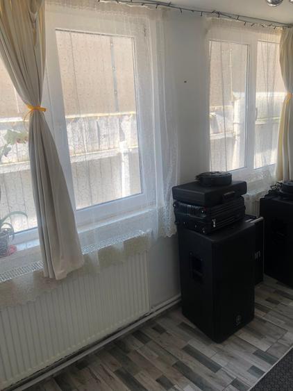 Casă cu 6 camere cu Teren 413 Mp în Vest
