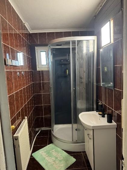 Apartament cu 2 camere semidecomandat, mobilat în Galata