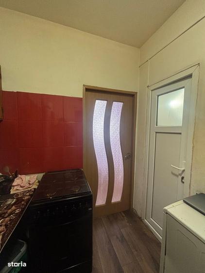 Garsonieră în Vest