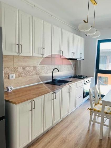 Apartament cu 2 camere decomandat, mobilat în Cristian