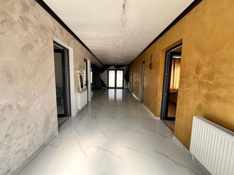 Casă cu 4 camere în Exterior Vest