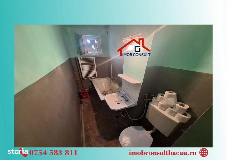 Apartament cu 3 camere semidecomandat în Banca Națională