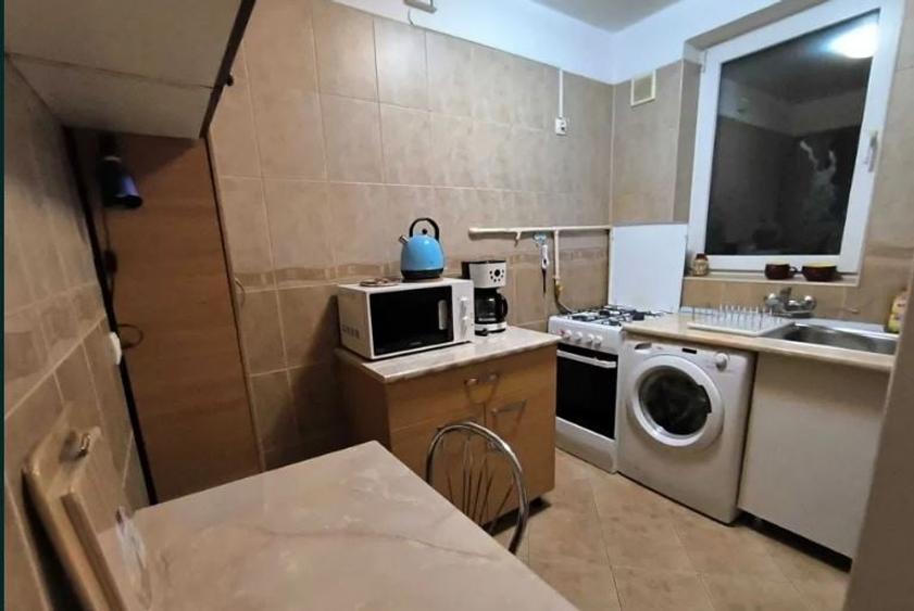 Apartament cu 2 camere semidecomandat, mobilat în Sala Palatului