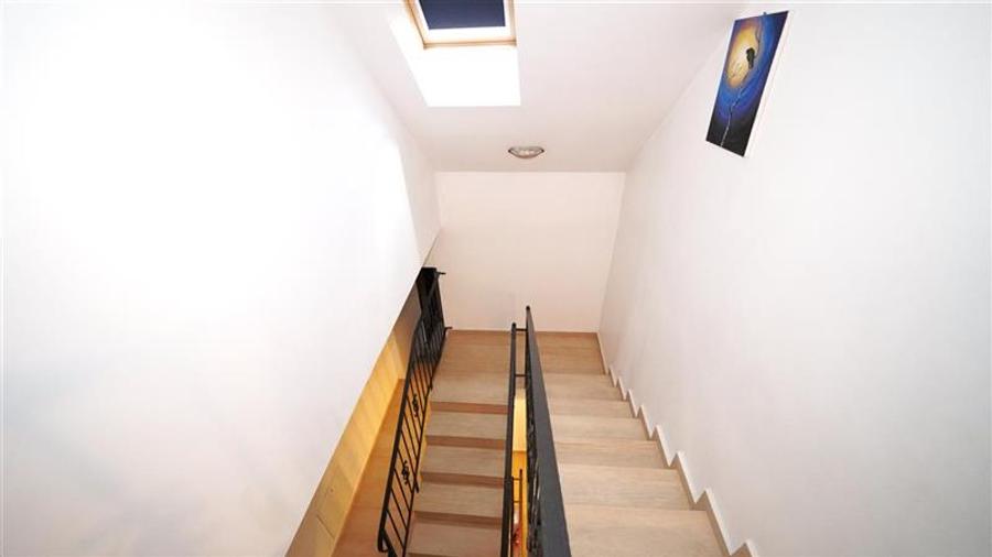 Casă cu 11 camere cu Canalizare în Sânmartin