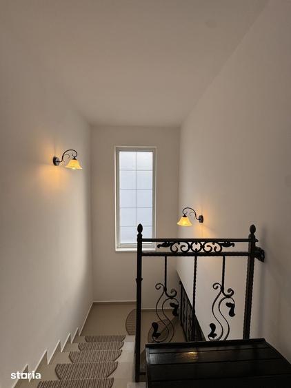 Casă cu 4 camere cu Teren 550 Mp în Crevedia