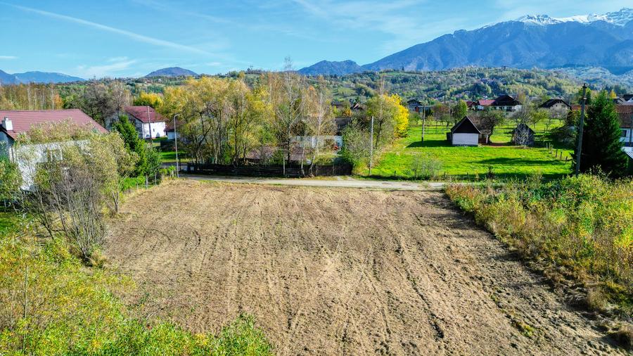Teren Construcții intravilan de 1350 mp, în Bran