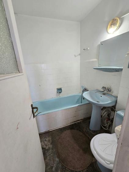 Apartament cu 3 camere decomandat în Gara de Nord