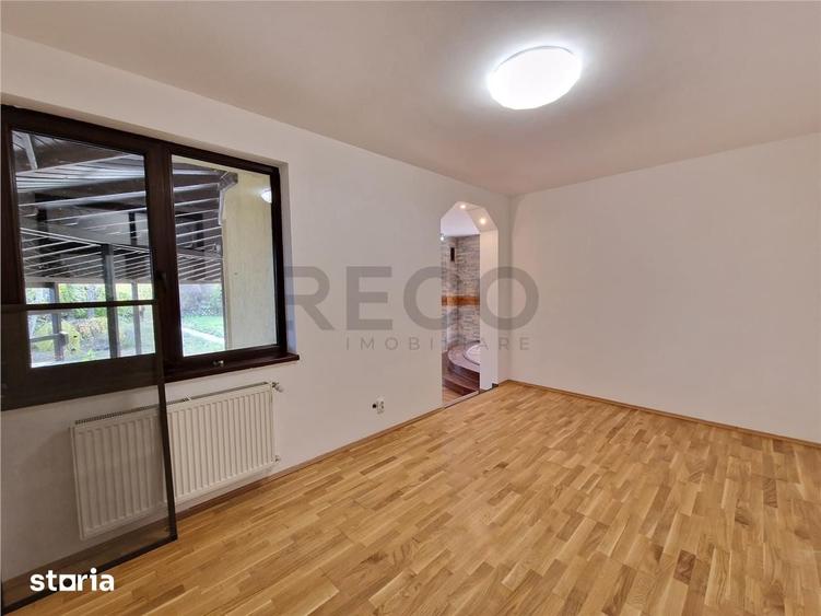 Casă cu 8 camere cu Teren 2756 Mp în Sântandrei