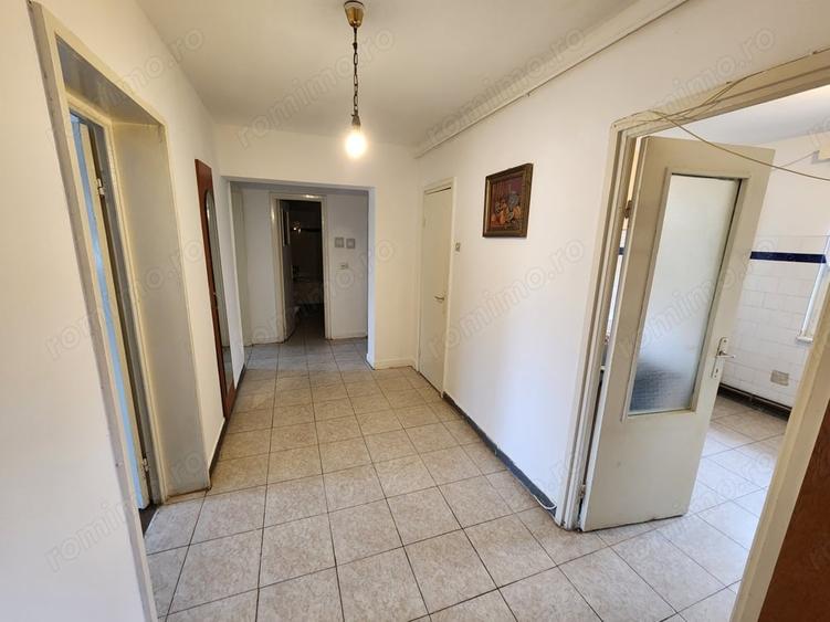 Apartament cu 3 camere decomandat în Bălcescu