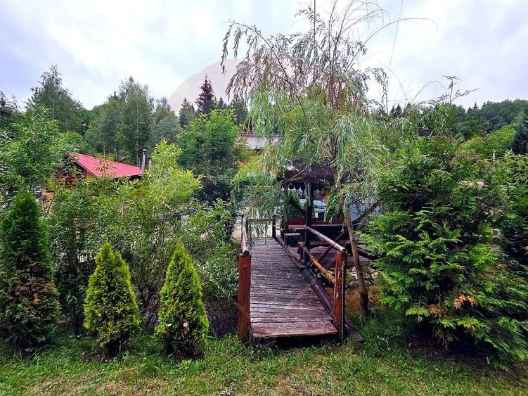 Casă individuală cu 4 camere cu Teren 889 Mp în Central