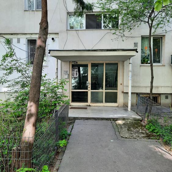 Apartament cu 4 camere decomandat în Virtuții
