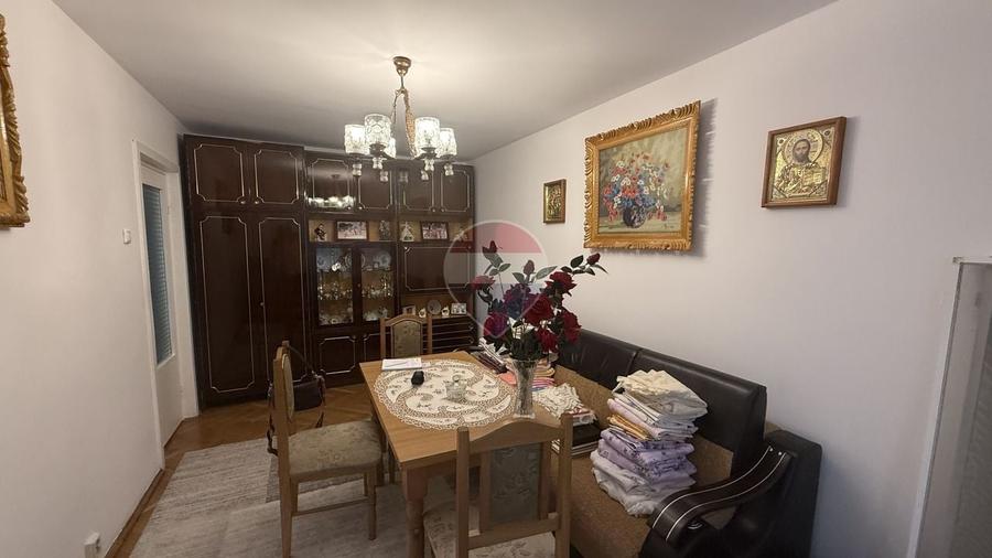 Apartament cu 2 camere decomandat, mobilat în Central