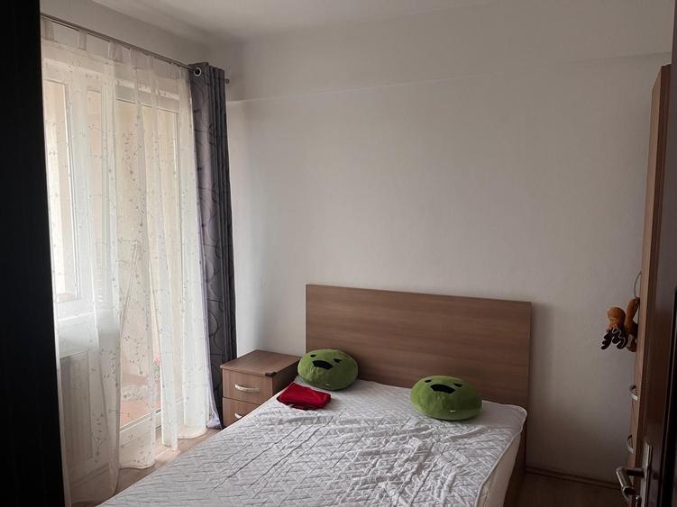 Apartament cu 3 camere decomandat în Petru Rareș
