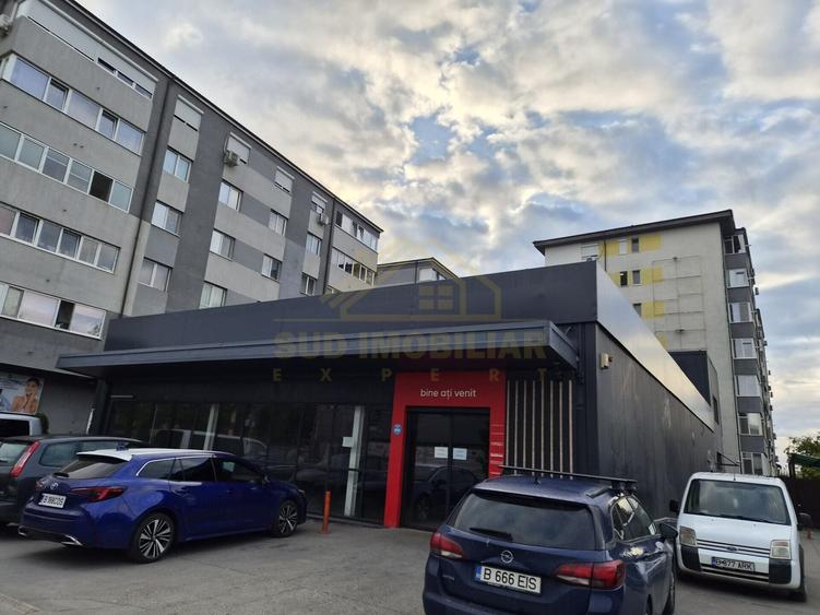 Spațiu comercial, de 600 mp, în Central