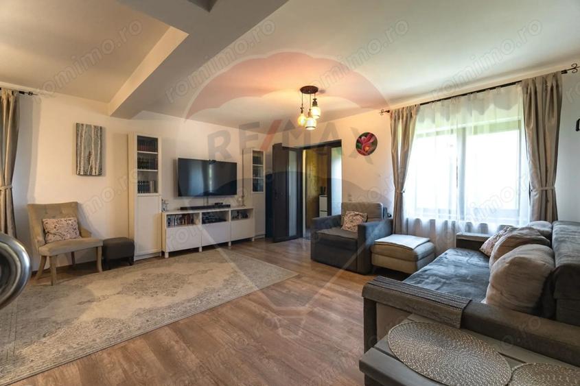Casă cu 4 camere cu Teren 589 Mp în Feldioara
