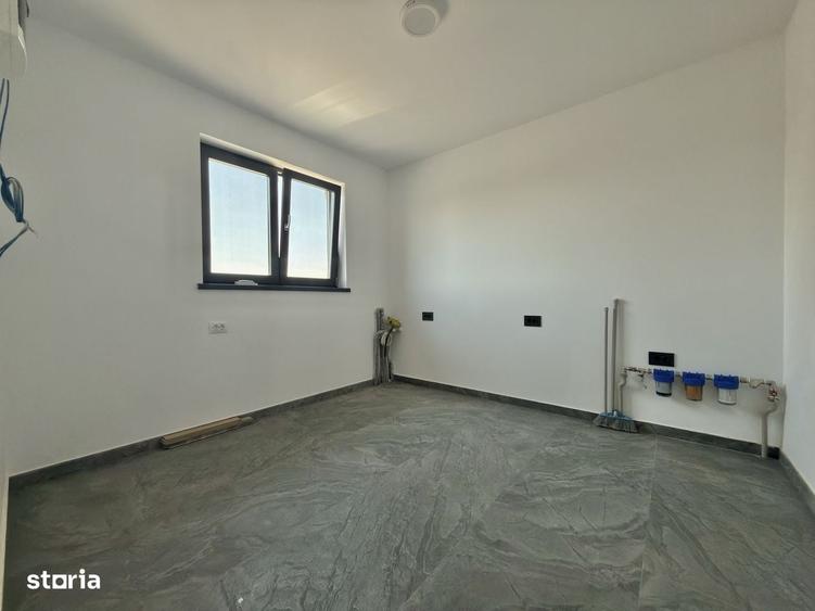 Casă cu 4 camere cu Teren 400 Mp în Central