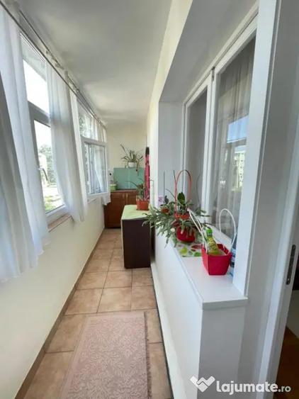 Apartament 3 camere-Podu Ros-Liceul Racovita-etaj 2 - 2