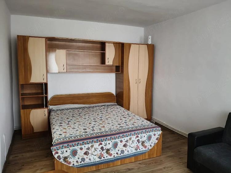Garsonieră decomandată în Central