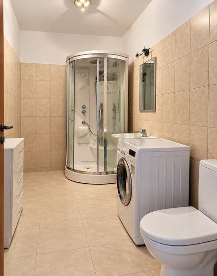 Apartament cu 2 camere semidecomandat, mobilat în Florești
