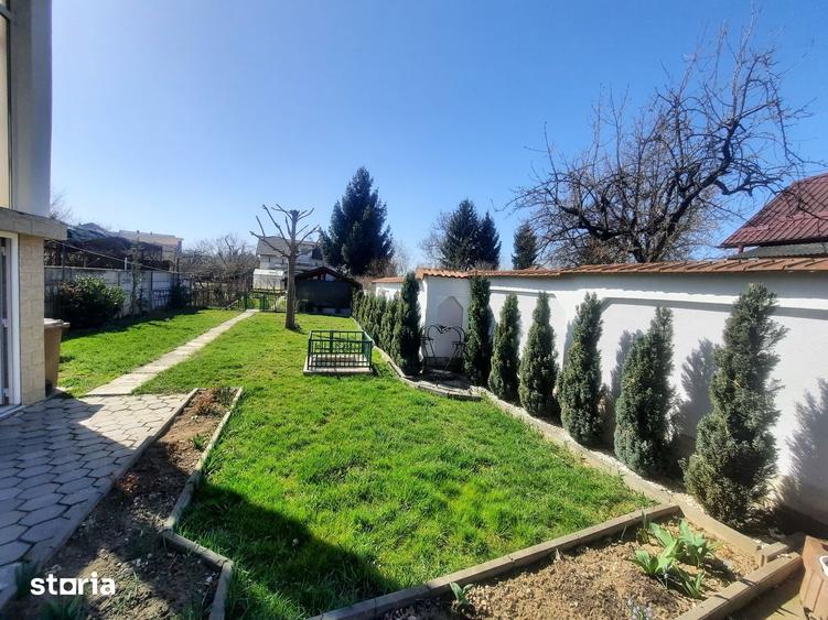 Casă cu 5 camere cu Teren 675 Mp în Burdea