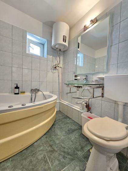 Apartament cu 3 camere semidecomandat, mobilat în Iancului