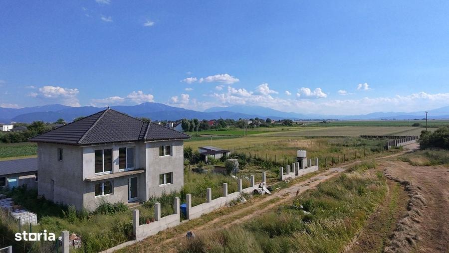 Casă cu 4 camere în Stupini