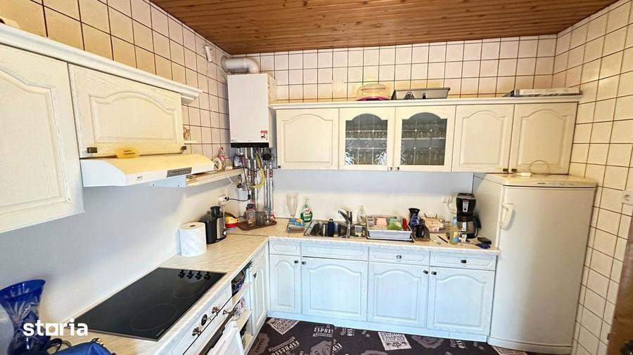 Casă cu 8 camere cu Teren 1420 Mp în Ghiroda
