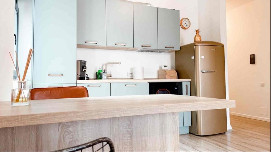 Apartament cu 2 camere semidecomandat, mobilat în Bună Ziua