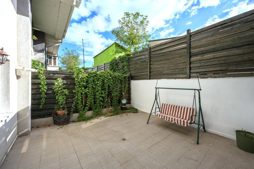 Apartament cu 3 camere decomandat în Titan