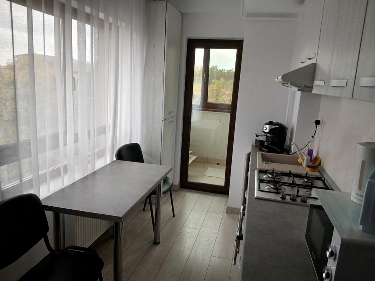 Apartament cu 2 camere decomandat în Nicolina