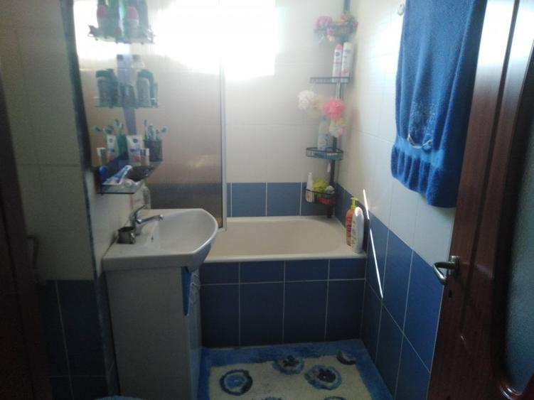Apartament cu 3 camere semidecomandat în Decebal