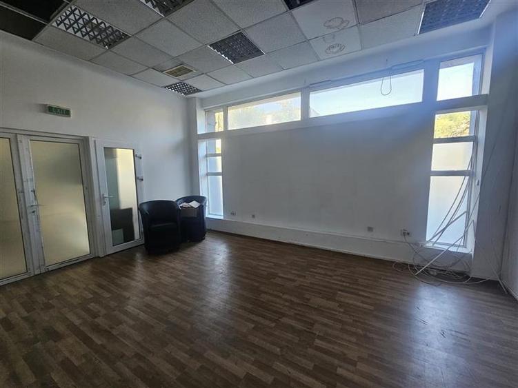 Spațiu industrial, de 350 mp, în Barbu Văcărescu