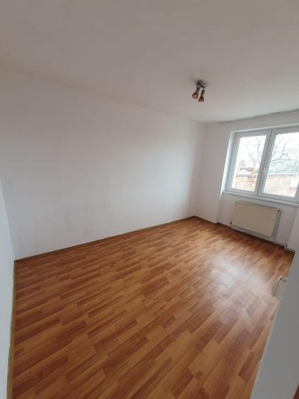 Apartament cu 2 camere semidecomandat în Semicentral