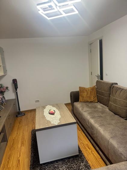 Apartament cu 2 camere decomandat, mobilat în Tătărași