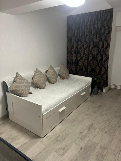 Apartament cu 2 camere semidecomandat în Galați