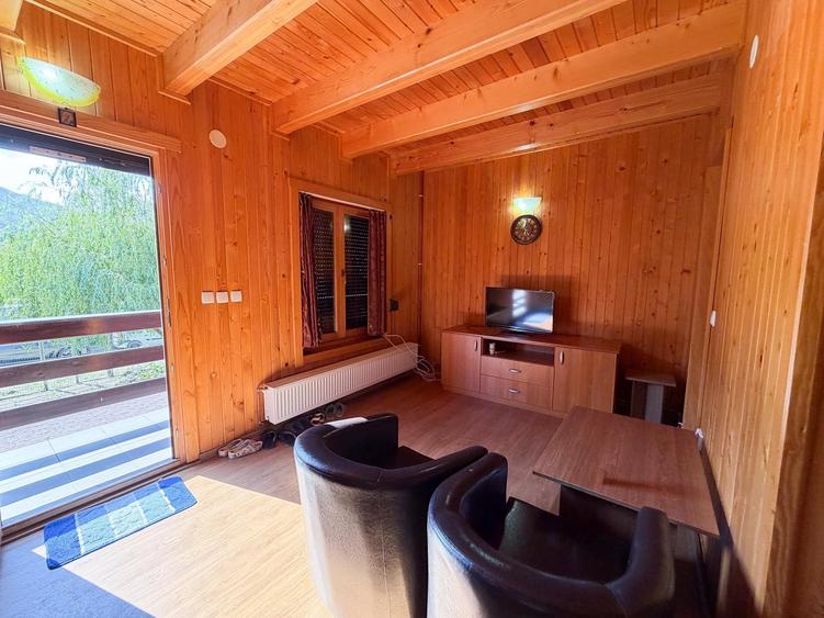 Casă cu 5 camere cu Teren 377 Mp în Bran