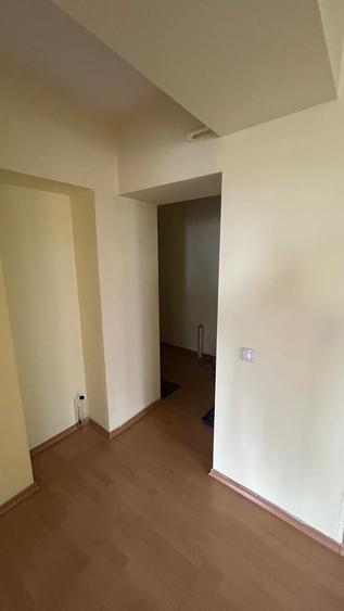 Apartament cu 3 camere decomandat în Olteniței