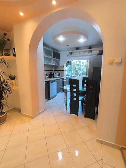 Apartament cu 3 camere decomandat în Obcini