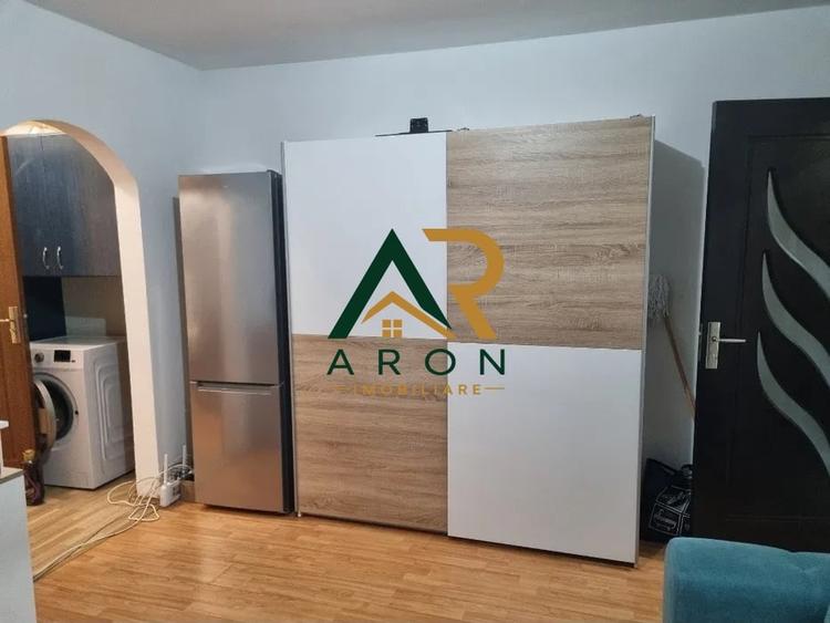 Apartament cu 2 camere semidecomandat, mobilat în Berceni