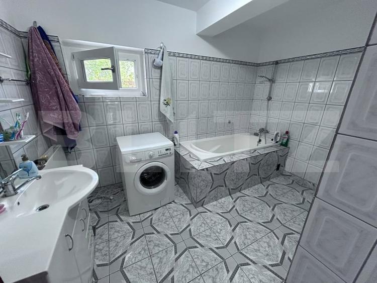 Duplex cu 14 camere cu Canalizare în Exterior Nord