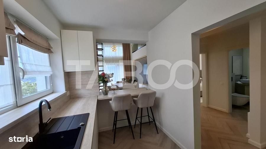 Apartament cu 4 camere decomandat în Cristian